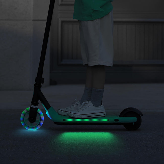 Segway-Ninebot eKickscooter Zing A6 lifestyle