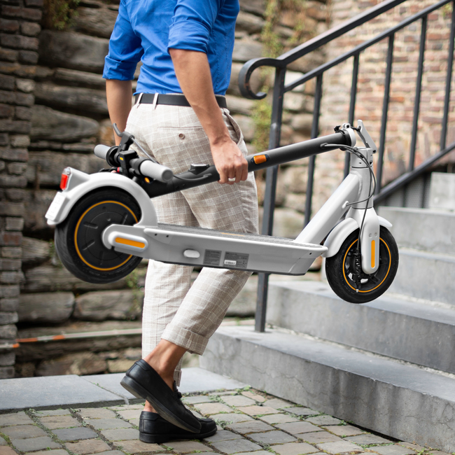 Segway-Ninebot Kickscooter Max G30LE II lifestyle